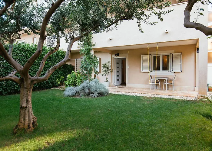 Split City Stay,Family Garden Apartments ,Kids Friendly, Parking In Private Garage
